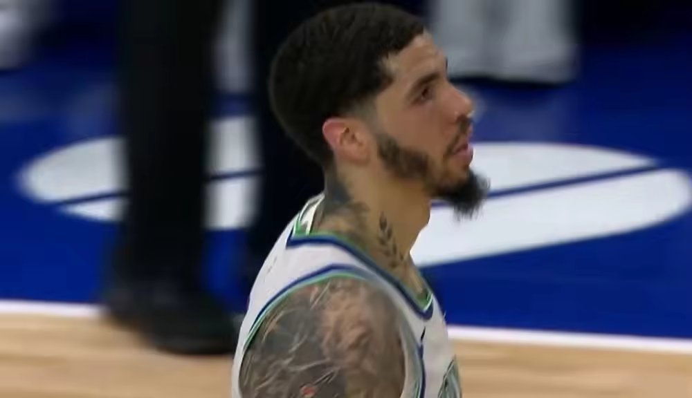 状态低迷NBA鲍尔半场8投2中仅5分4失误